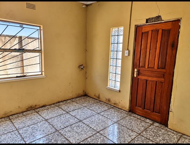 2 BEDROOM HOUSE FOR SALE IN EVATON WEST